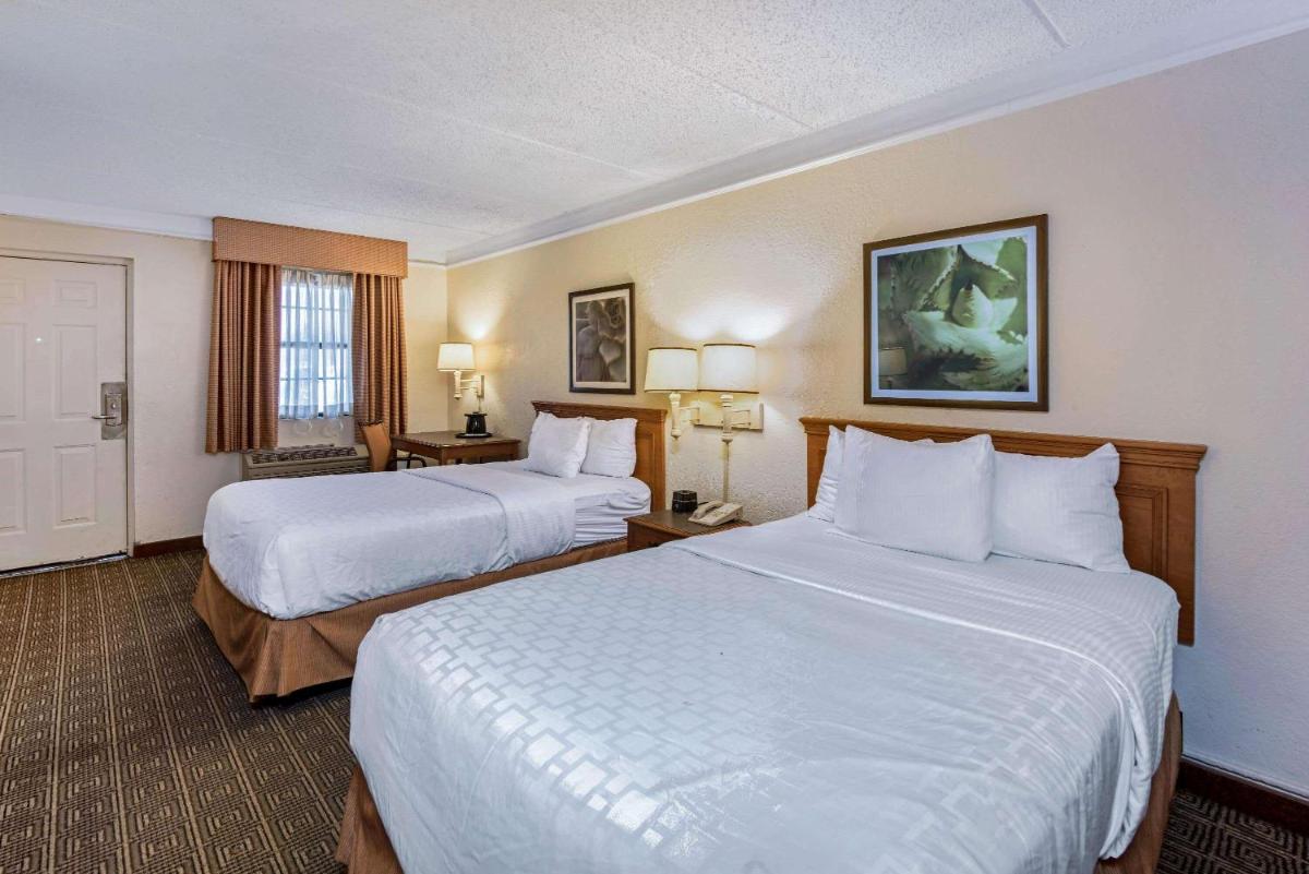 La Quinta Inn & Suites by Wyndham San Antonio I-35 N At Rittiman
